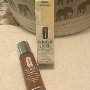 Clinique perfecting foundation & concealer in shade 26 Ambers D-G WN118 Amber D
